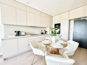NEW Modern, River View APT near Prague City Center